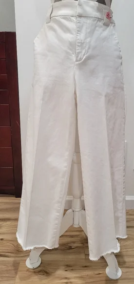 Express White Cropped Wide Leg Pants - Picture 2 of 9